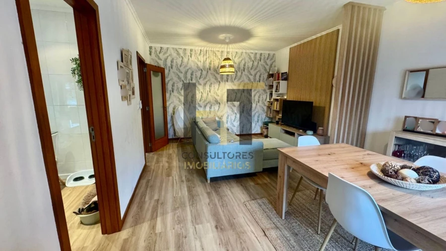 Apartamento T2 para Venda em Milheiros Foto 15