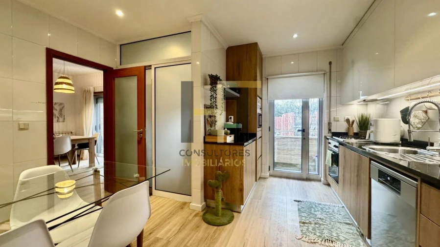 Apartamento T2 para Venda em Milheiros Foto 30