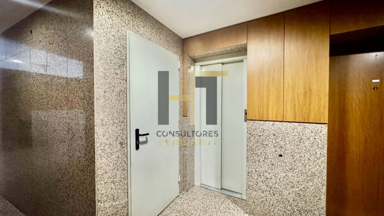 Apartamento T2 para Venda em Milheiros Foto 24