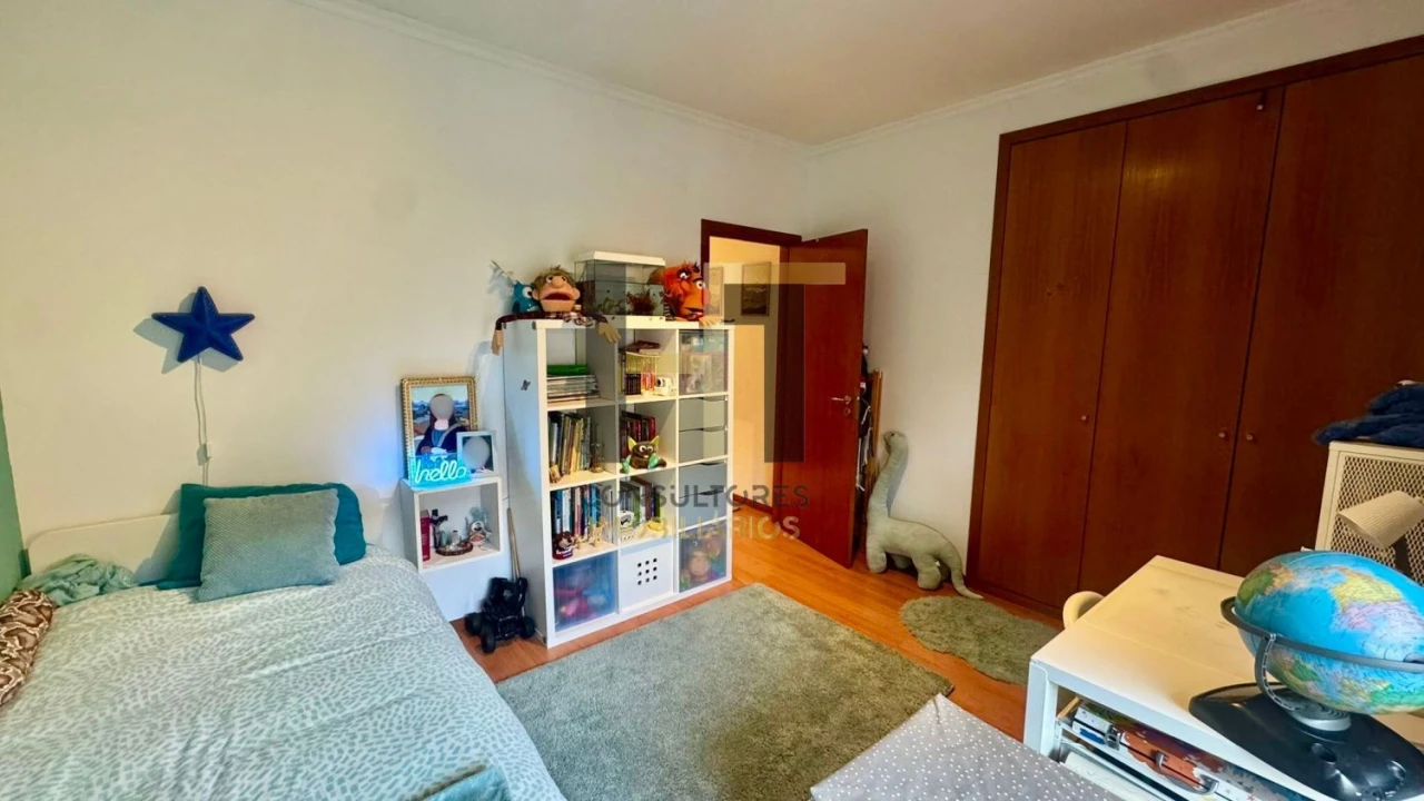 Apartamento T2 para Venda em Milheiros Foto 9