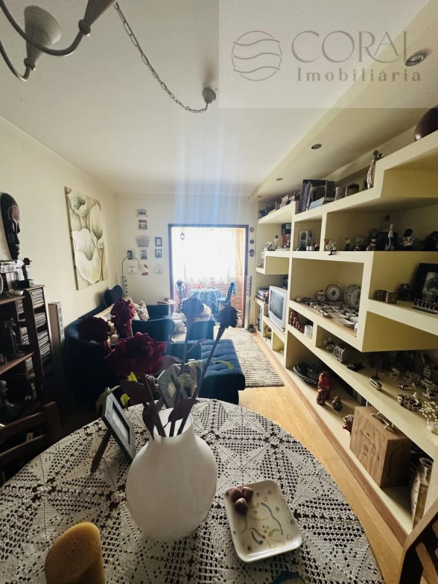 Apartamento T3 para Venda em Quelfes Foto 15