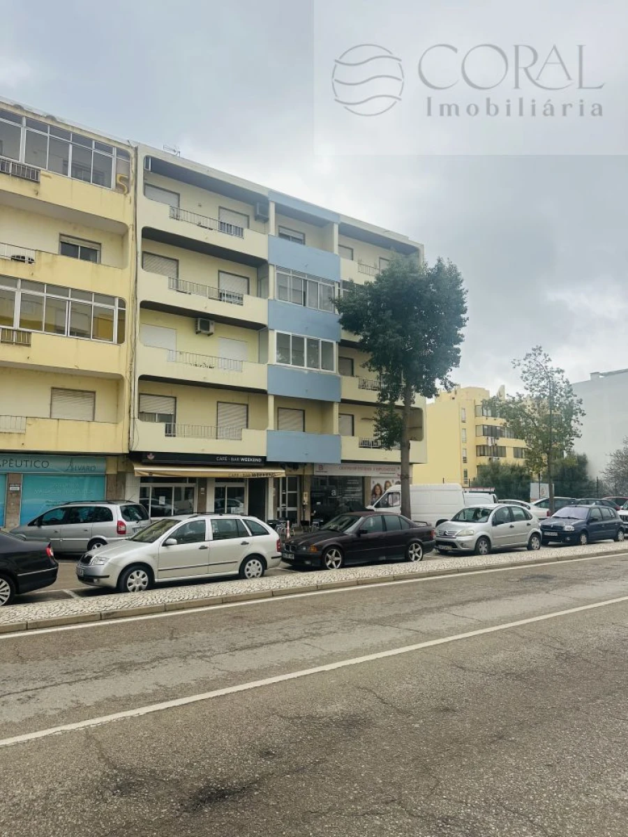 Apartamento T3 para Venda em Quelfes Foto 26