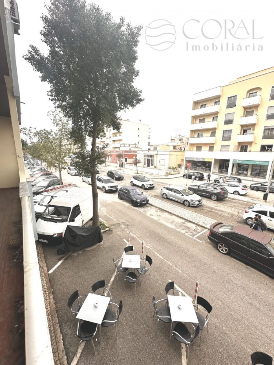 Apartamento T3 para Venda em Quelfes Foto 24