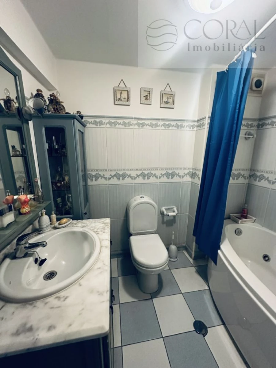 Apartamento T3 para Venda em Quelfes Foto 5