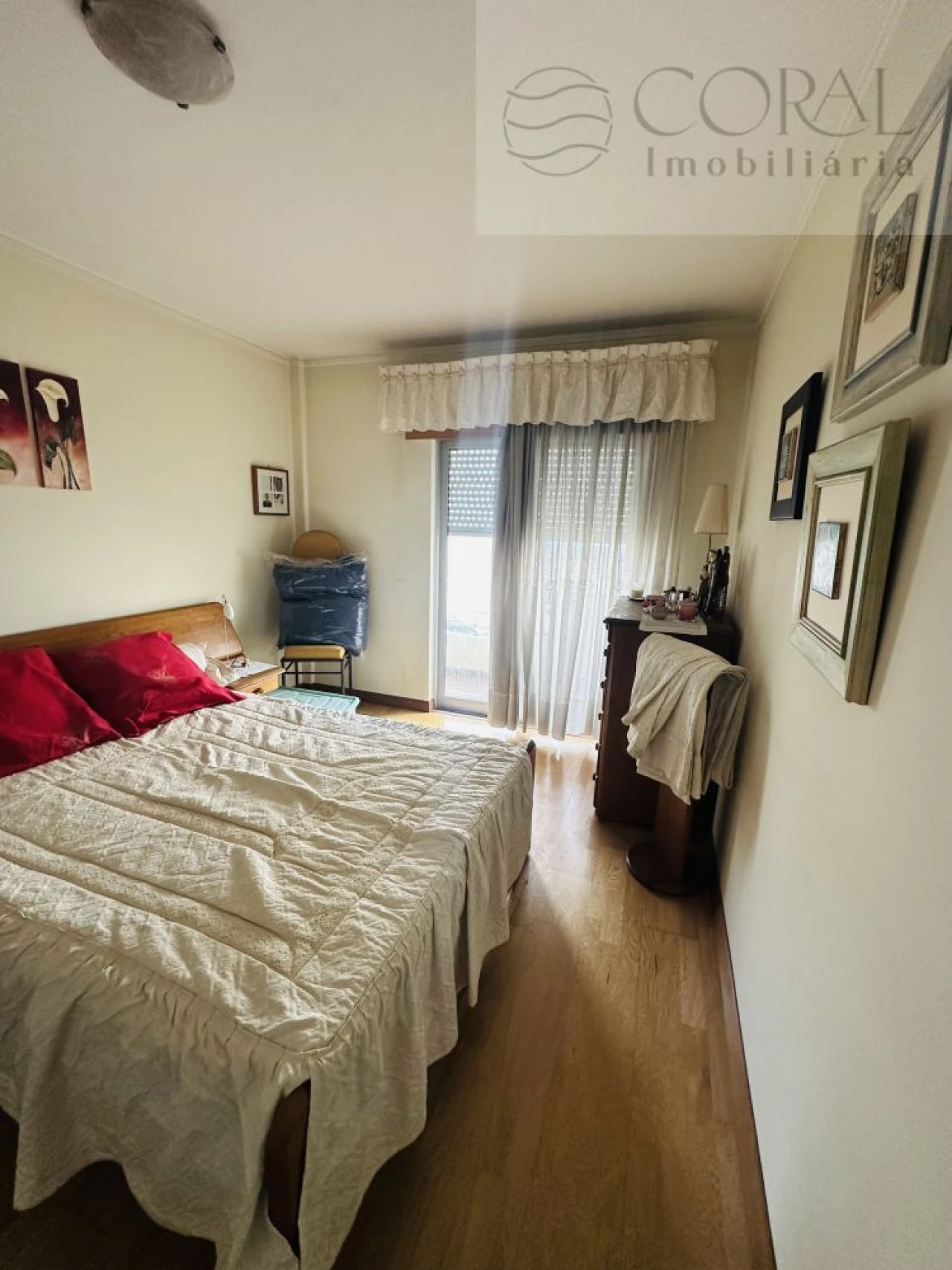 Apartamento T3 para Venda em Quelfes Foto 2