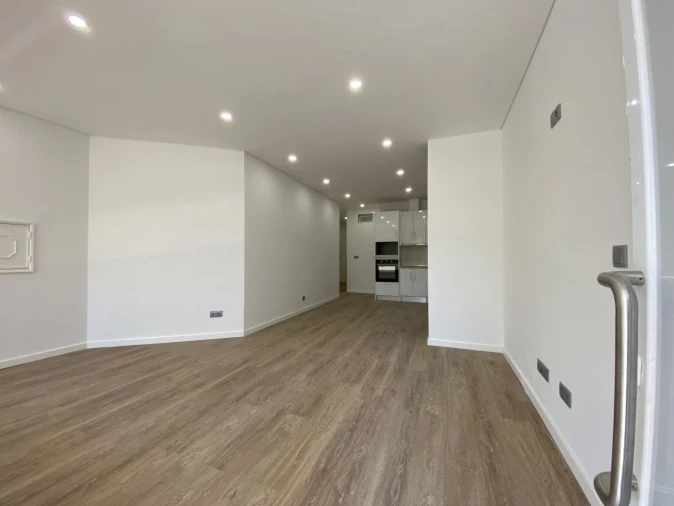 Apartamento T2 para Venda em Rio de Mouro Foto 11