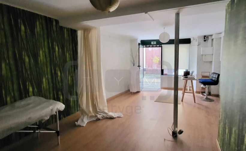 Loja para Arrendamento em São João Baptista e Santa Maria dos Olivais Foto 2