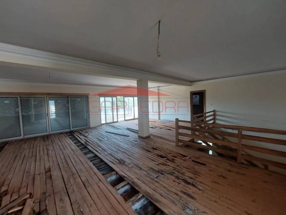 Moradia T7 para Venda em Carvalho Foto 18