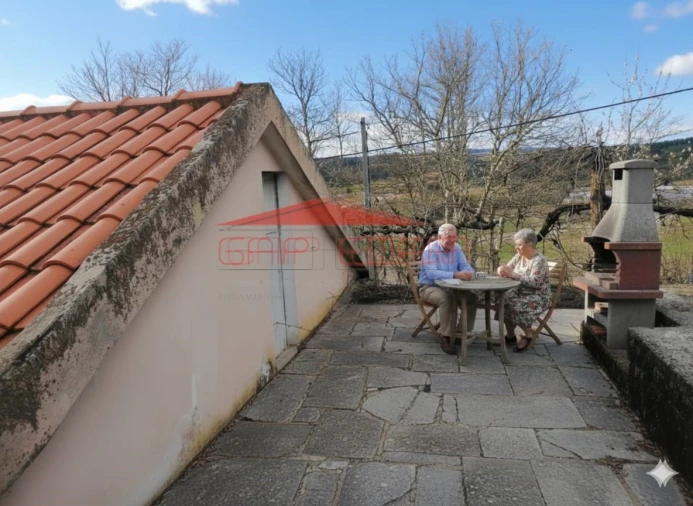 Moradia T3 para Venda em Linhares Foto 8