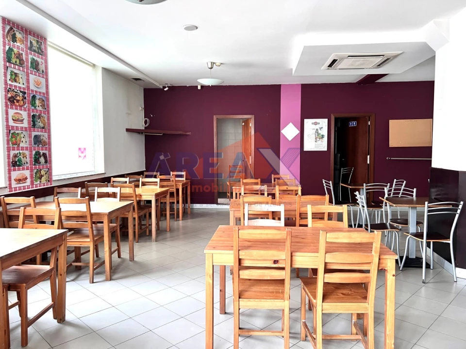 Loja para Arrendamento em Nogueira do Cravo e Pindelo Foto 3