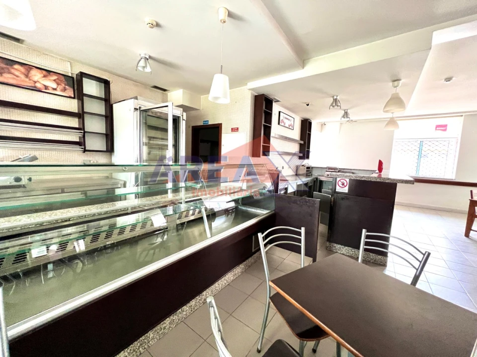 Loja para Arrendamento em Nogueira do Cravo e Pindelo Foto 2