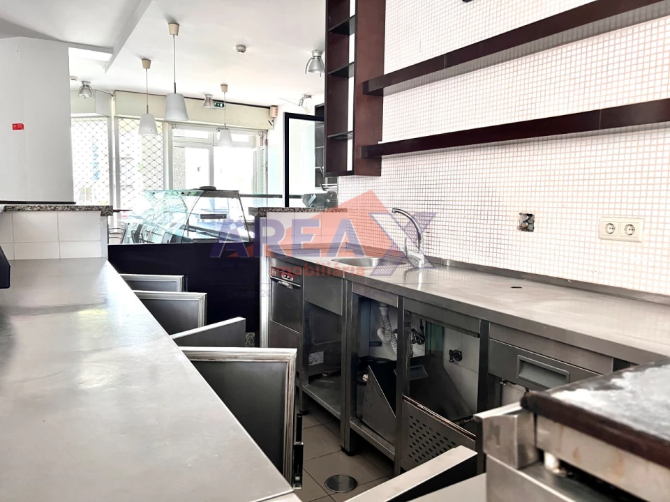 Loja para Arrendamento em Nogueira do Cravo e Pindelo Foto 8