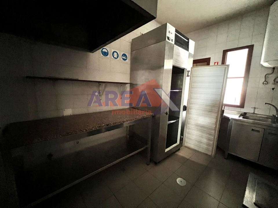Loja para Arrendamento em Nogueira do Cravo e Pindelo Foto 14