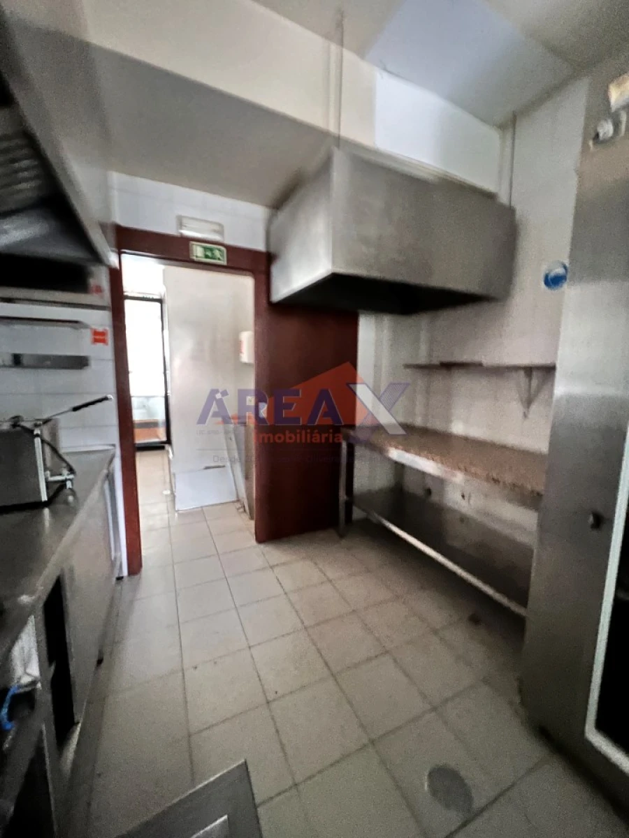 Loja para Arrendamento em Nogueira do Cravo e Pindelo Foto 10