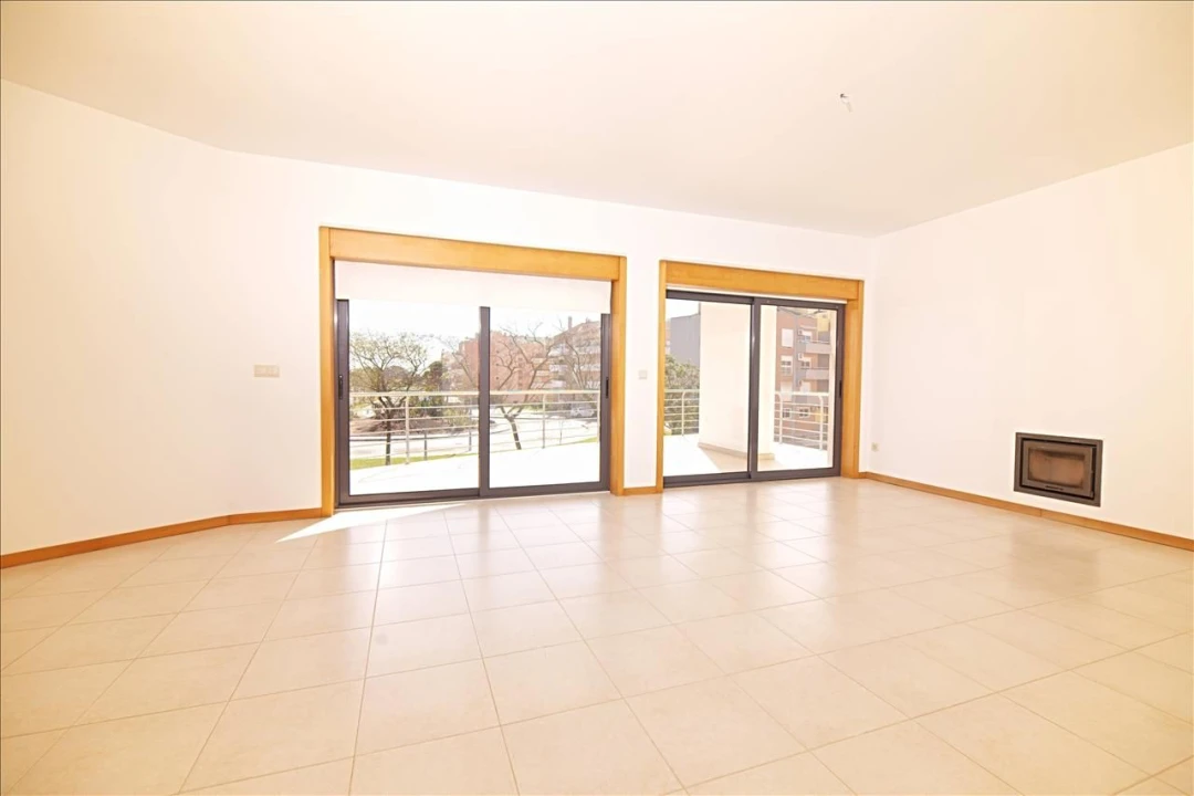Apartamento T4 para Venda em Pinhal Novo Foto 2