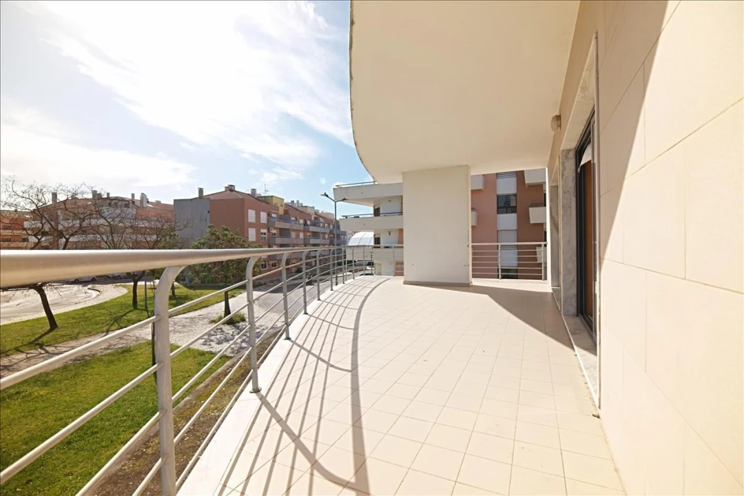 Apartamento T4 para Venda em Pinhal Novo Foto 4