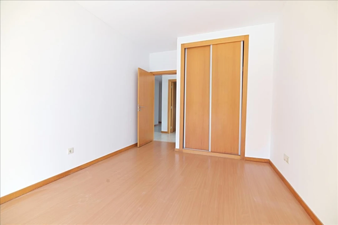 Apartamento T4 para Venda em Pinhal Novo Foto 9