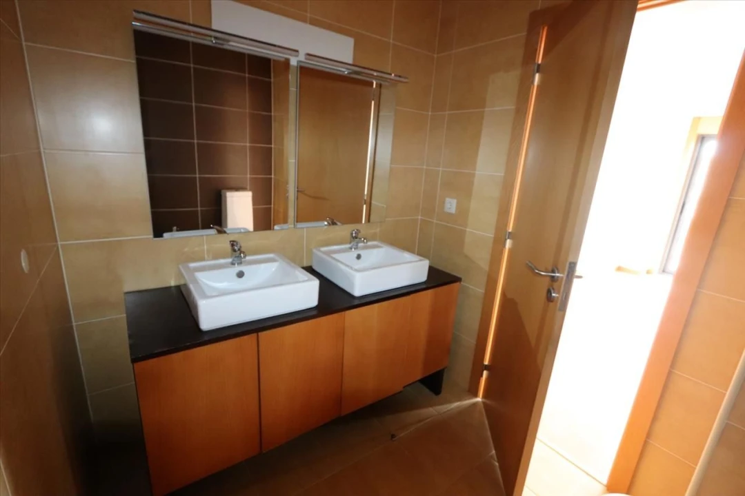 Apartamento T4 para Venda em Pinhal Novo Foto 15