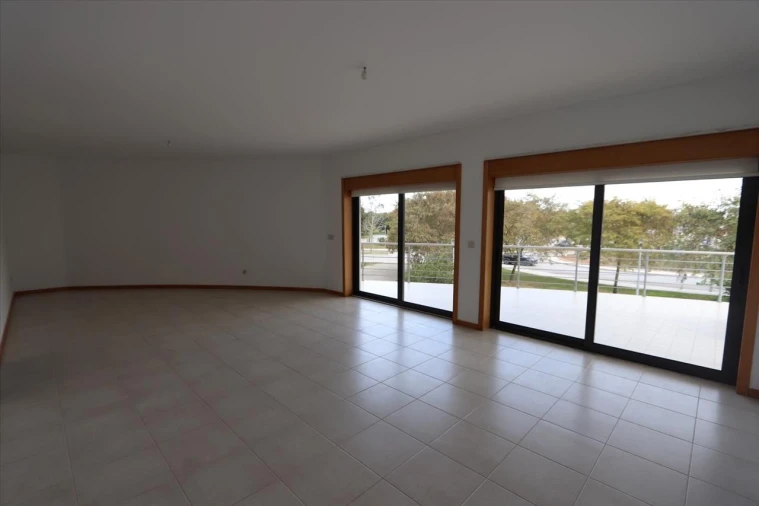 Apartamento T4 para Venda em Pinhal Novo Foto 3