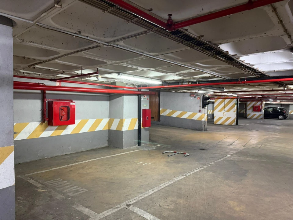 Garagem para Venda em Santa Maria Maior Foto 6