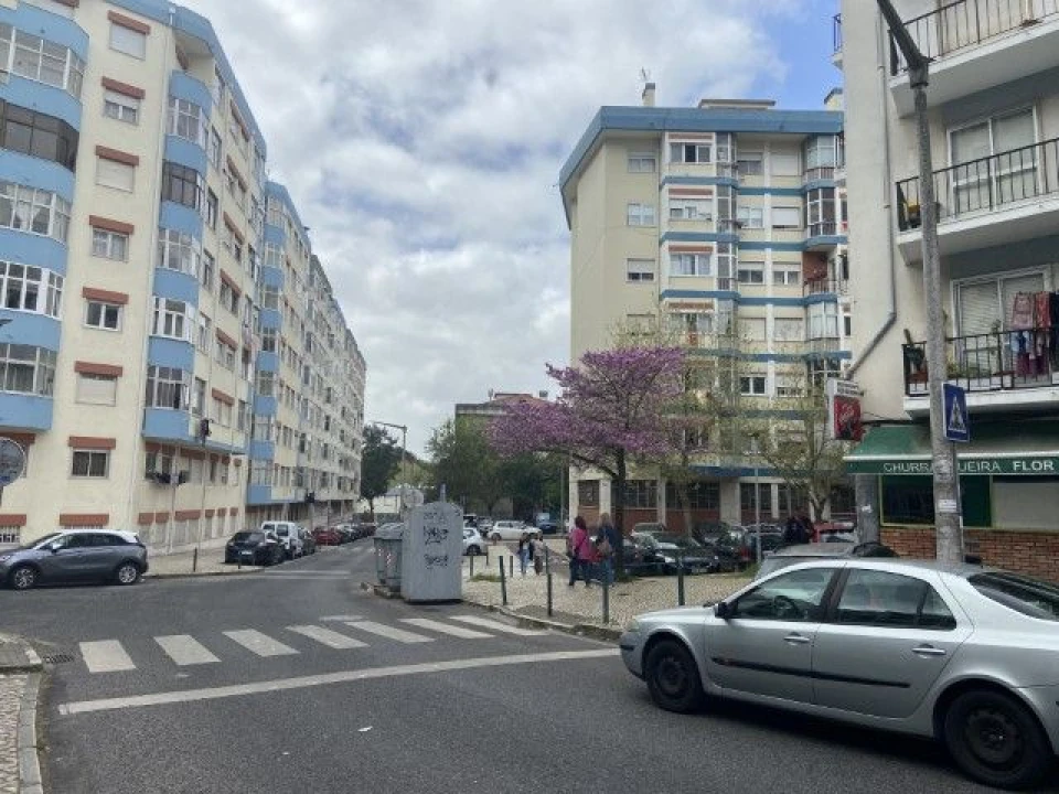 Apartamento T3 para Venda em Massamá e Monte Abraão Foto 3
