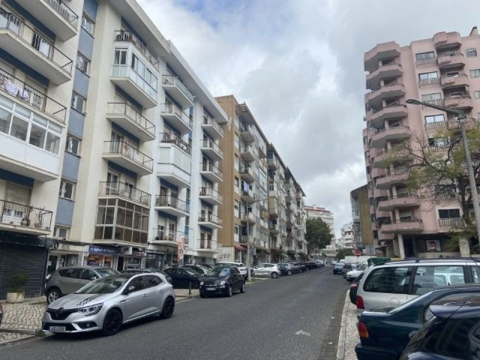 Apartamento T3 para Venda em Massamá e Monte Abraão Foto 4