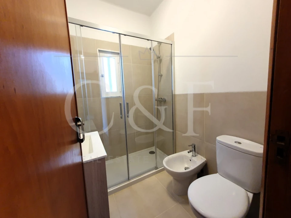 Apartamento T2 para Arrendamento em Oeiras e São Julião da Barra, Paço de Arcos e Caxias Foto 14