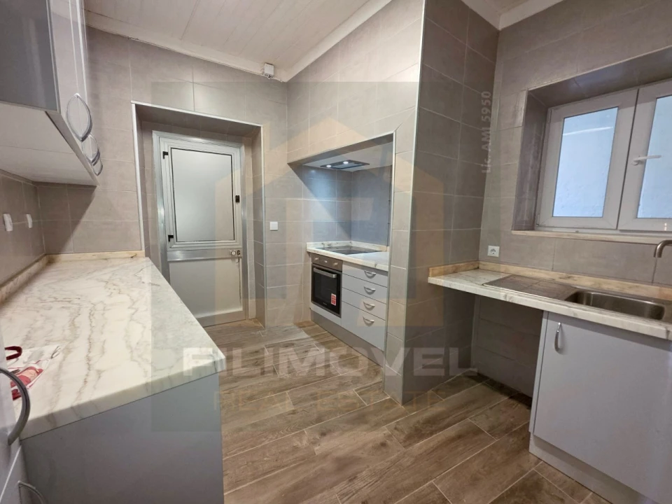 Moradia T3 para Venda em Casével e Vaqueiros Foto 1