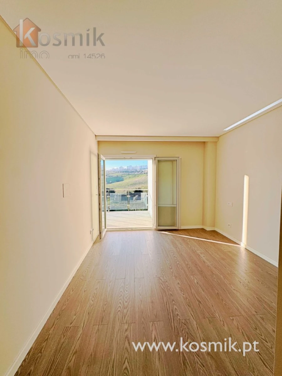 Apartamento T2 para Venda em Póvoa de Santo Adrião e Olival Basto Foto 4