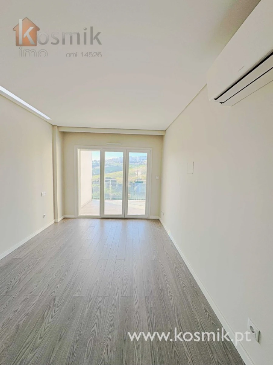 Apartamento T2 para Venda em Póvoa de Santo Adrião e Olival Basto Foto 29