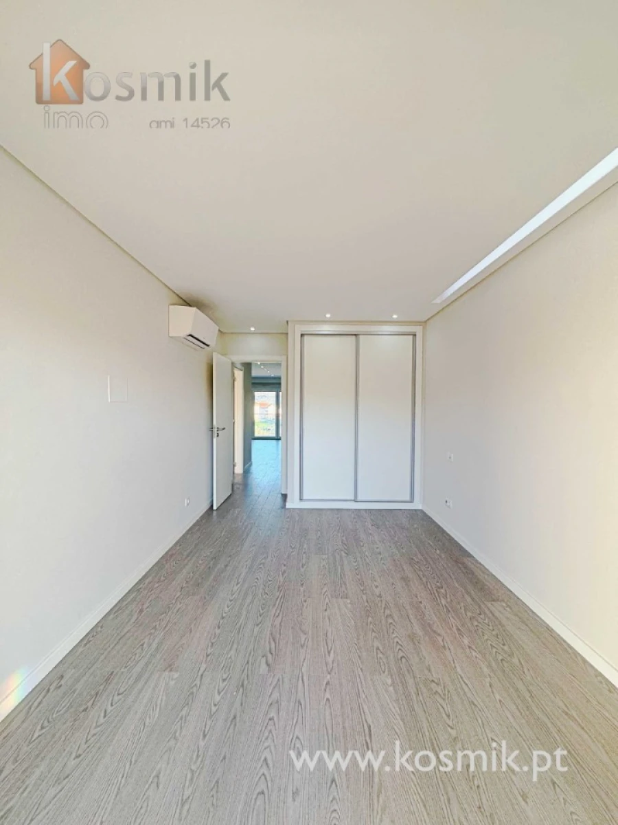 Apartamento T2 para Venda em Póvoa de Santo Adrião e Olival Basto Foto 31