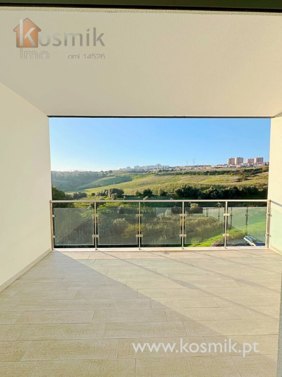 Apartamento T2 para Venda em Póvoa de Santo Adrião e Olival Basto Foto 7