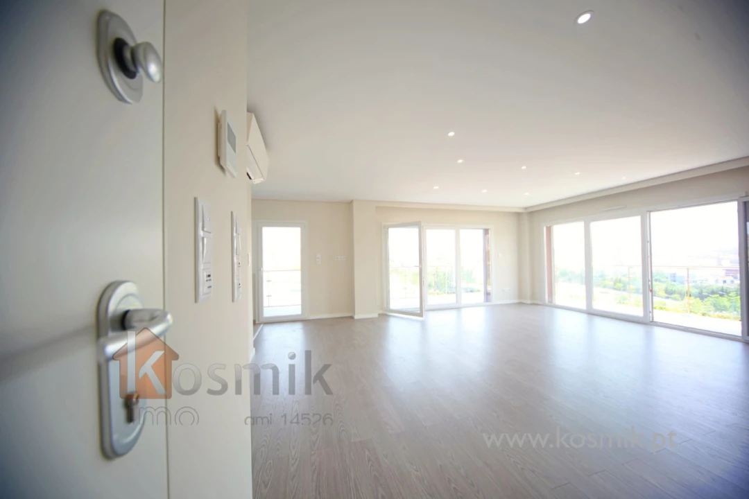 Apartamento T3 para Venda em Póvoa de Santo Adrião e Olival Basto Foto 17