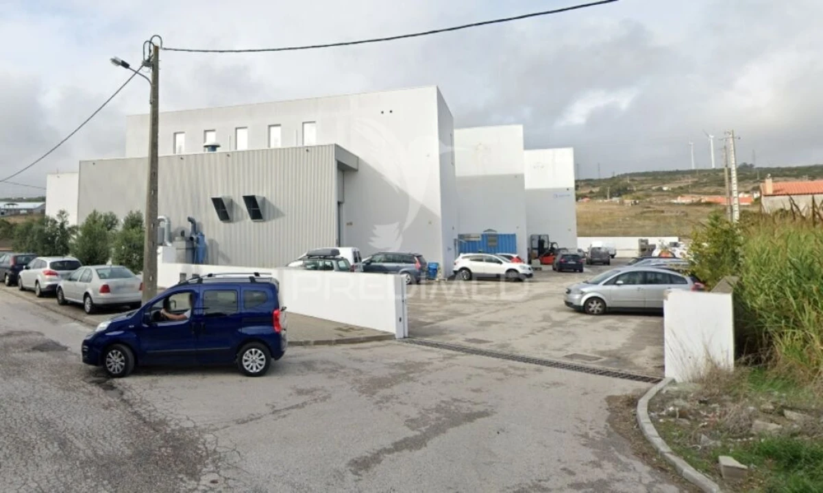 Armazém para Venda em Santo Antão e São Julião do Tojal Foto 3