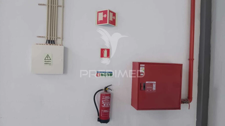 Armazém para Venda em Santo Antão e São Julião do Tojal Foto 12