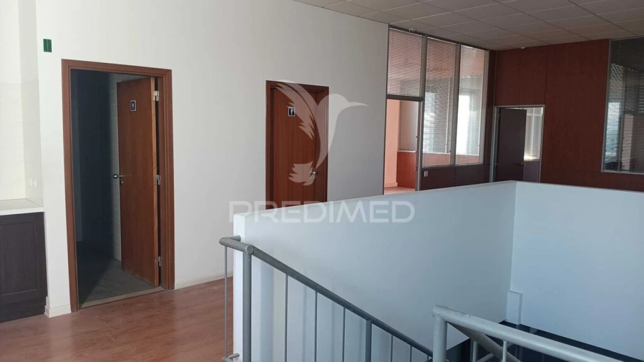 Armazém para Venda em Santo Antão e São Julião do Tojal Foto 20