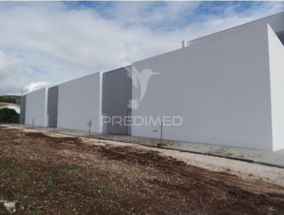 Armazém para Venda em Santo Antão e São Julião do Tojal Foto 2