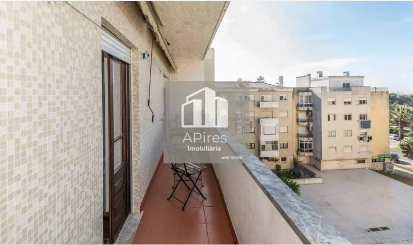 Apartamento T3 para Venda em Costa da Caparica Foto 14