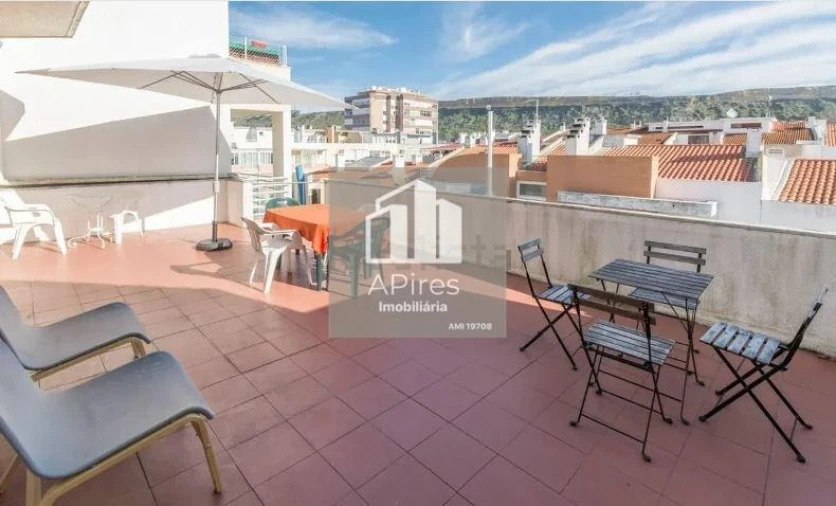 Apartamento T3 para Venda em Costa da Caparica Foto 2