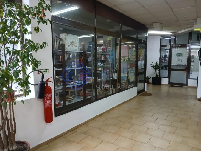 Loja para Venda em Mafamude e Vilar do Paraíso Foto 5