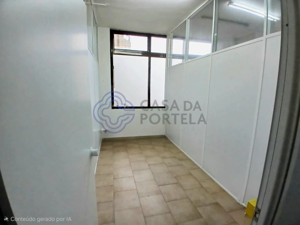 Loja para Venda em Mafamude e Vilar do Paraíso Foto 8