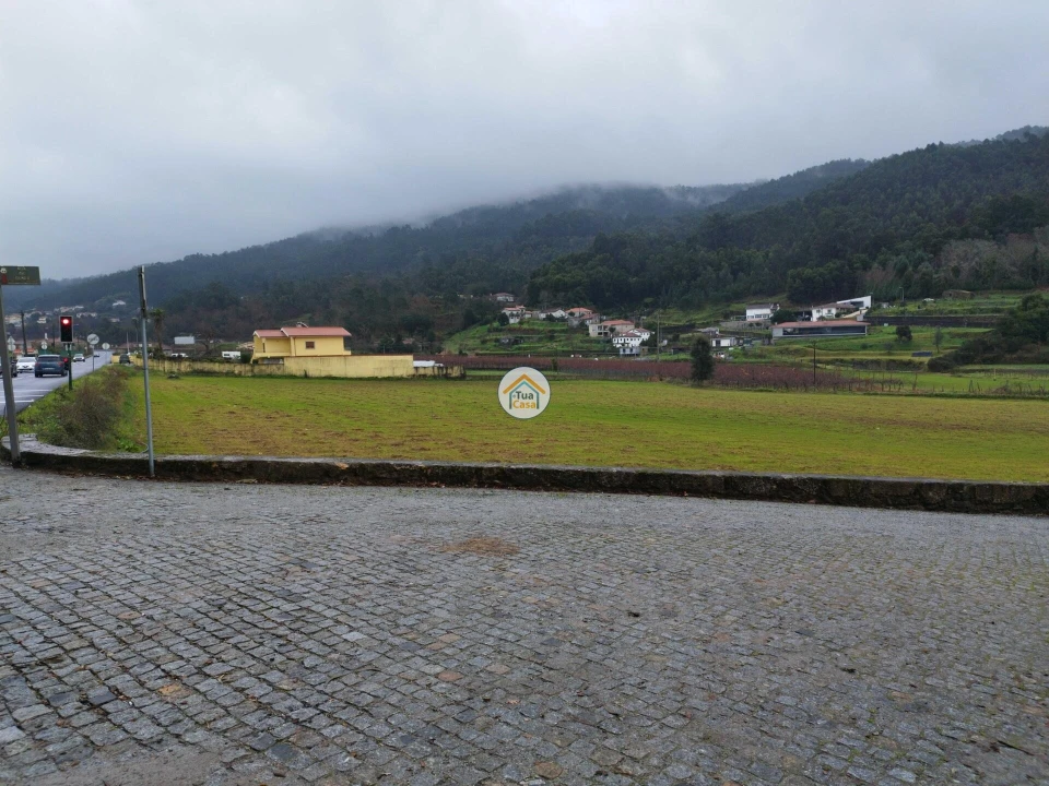 Terreno para Venda em Areias de Vilar e Encourados Foto 1