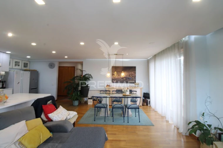 Apartamento T3 para Venda em Nogueira e Silva Escura Foto 6