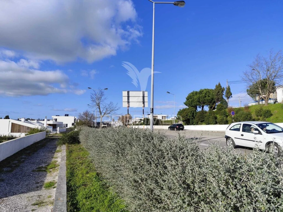 Terreno para Venda em Charneca de Caparica e Sobreda Foto 2