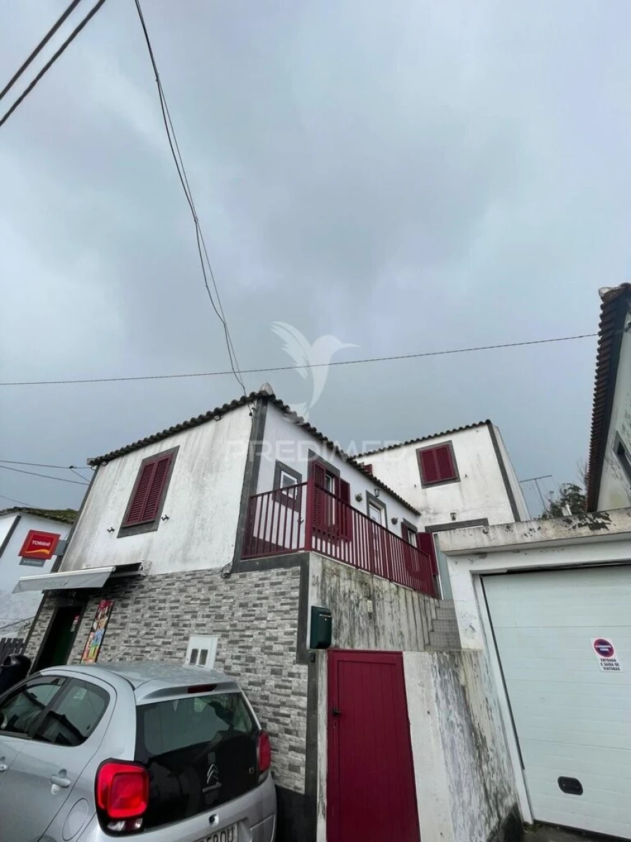 Moradia T4 para Venda em São Bartolomeu de Regatos