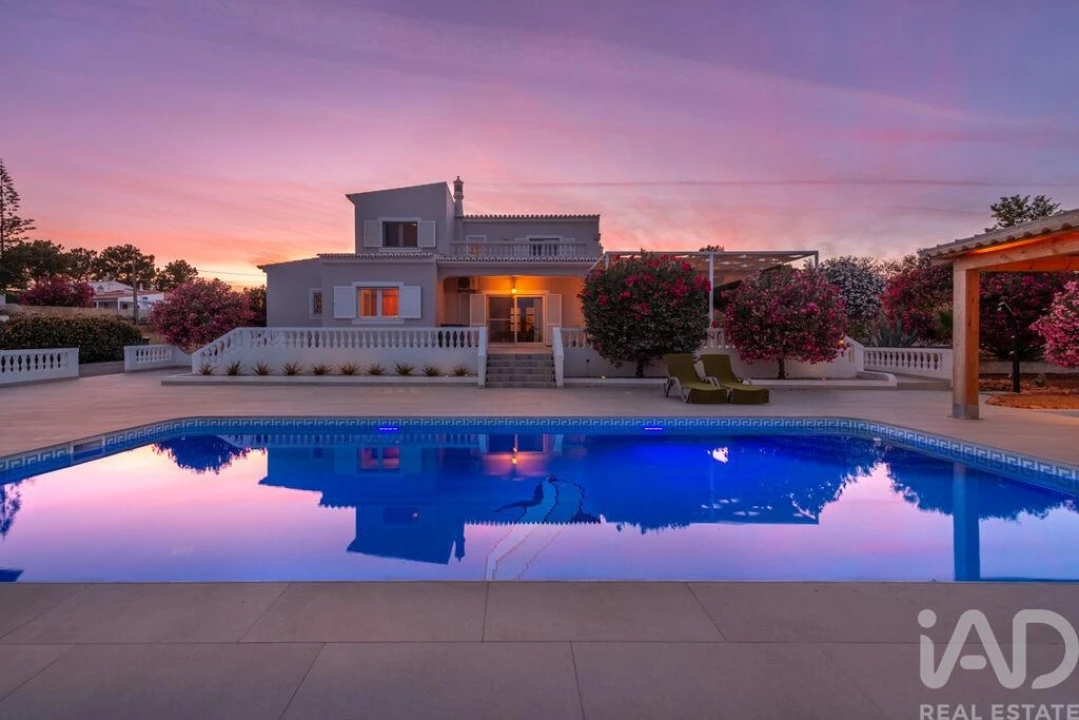 Moradia T4 para Venda em Lagoa e Carvoeiro Foto 31