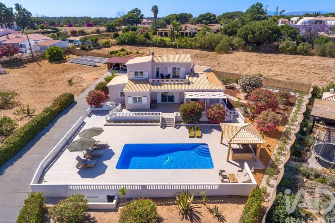 Moradia T4 para Venda em Lagoa e Carvoeiro Foto 27