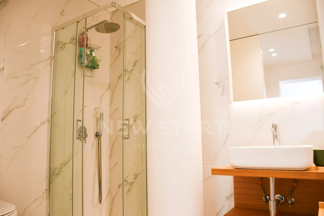 Apartamento T4 para Venda em Olhão Foto 16