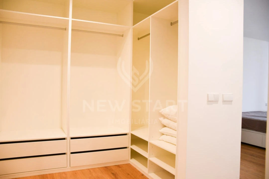 Apartamento T4 para Venda em Olhão Foto 24