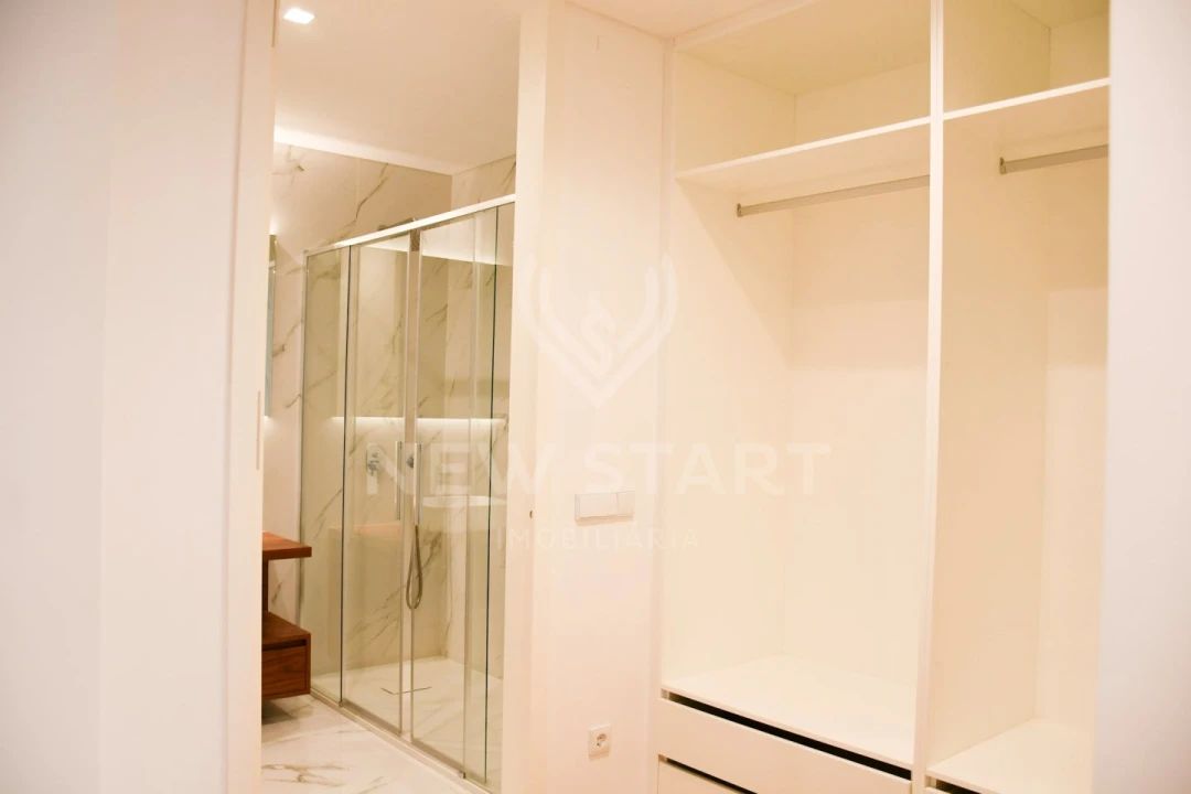 Apartamento T4 para Venda em Olhão Foto 25